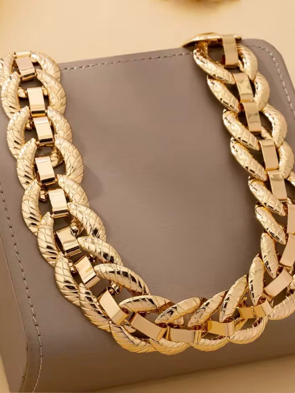 Gold Twisted Link Necklace - Women's Fashion Jewelry